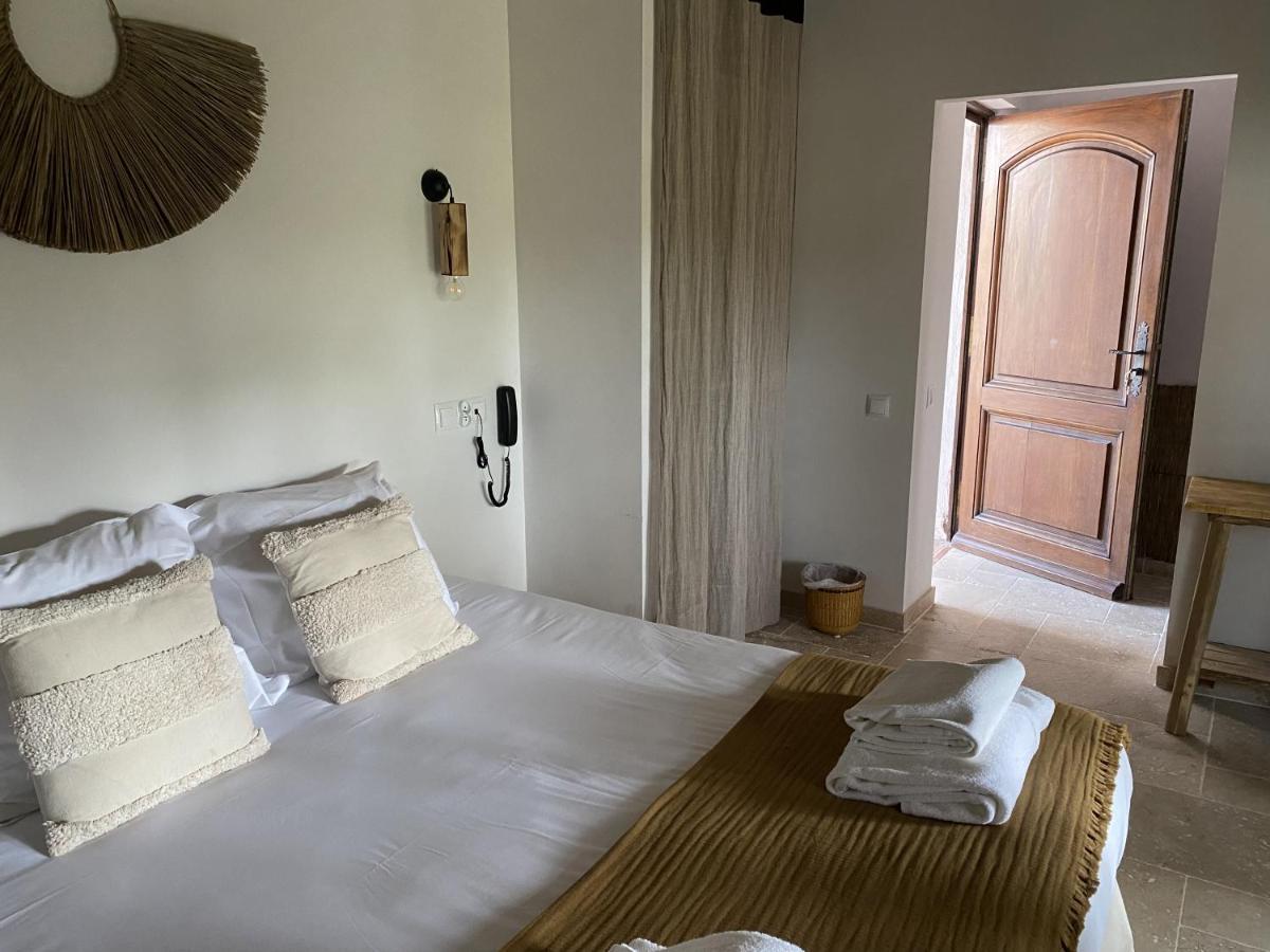 Hotel Du Pont Blanc Saintes-Maries-de-la-Mer Buitenkant foto