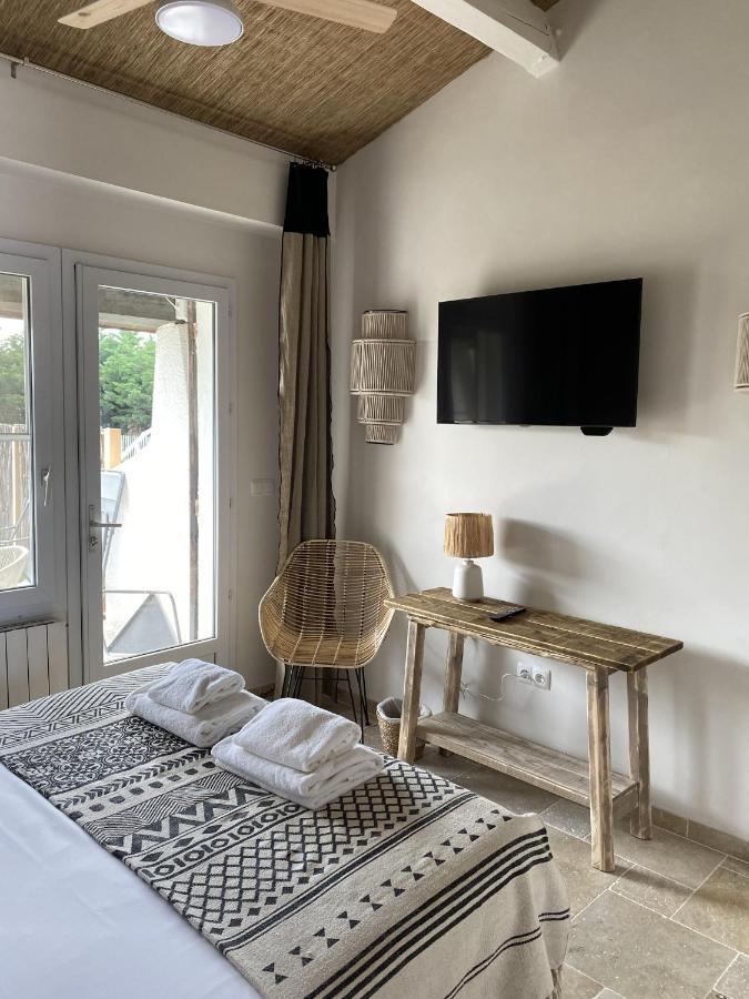 Hotel Du Pont Blanc Saintes-Maries-de-la-Mer Buitenkant foto
