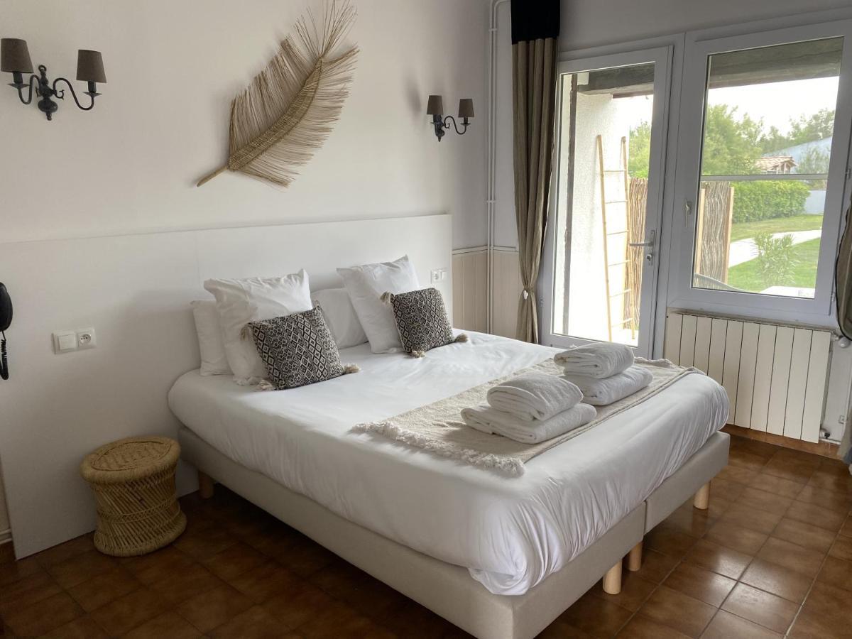 Hotel Du Pont Blanc Saintes-Maries-de-la-Mer Buitenkant foto
