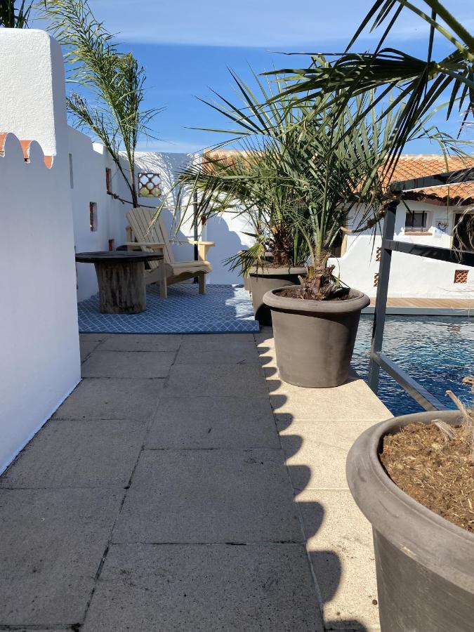 Hotel Du Pont Blanc Saintes-Maries-de-la-Mer Buitenkant foto
