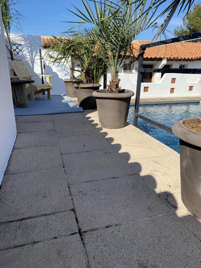 Hotel Du Pont Blanc Saintes-Maries-de-la-Mer Buitenkant foto