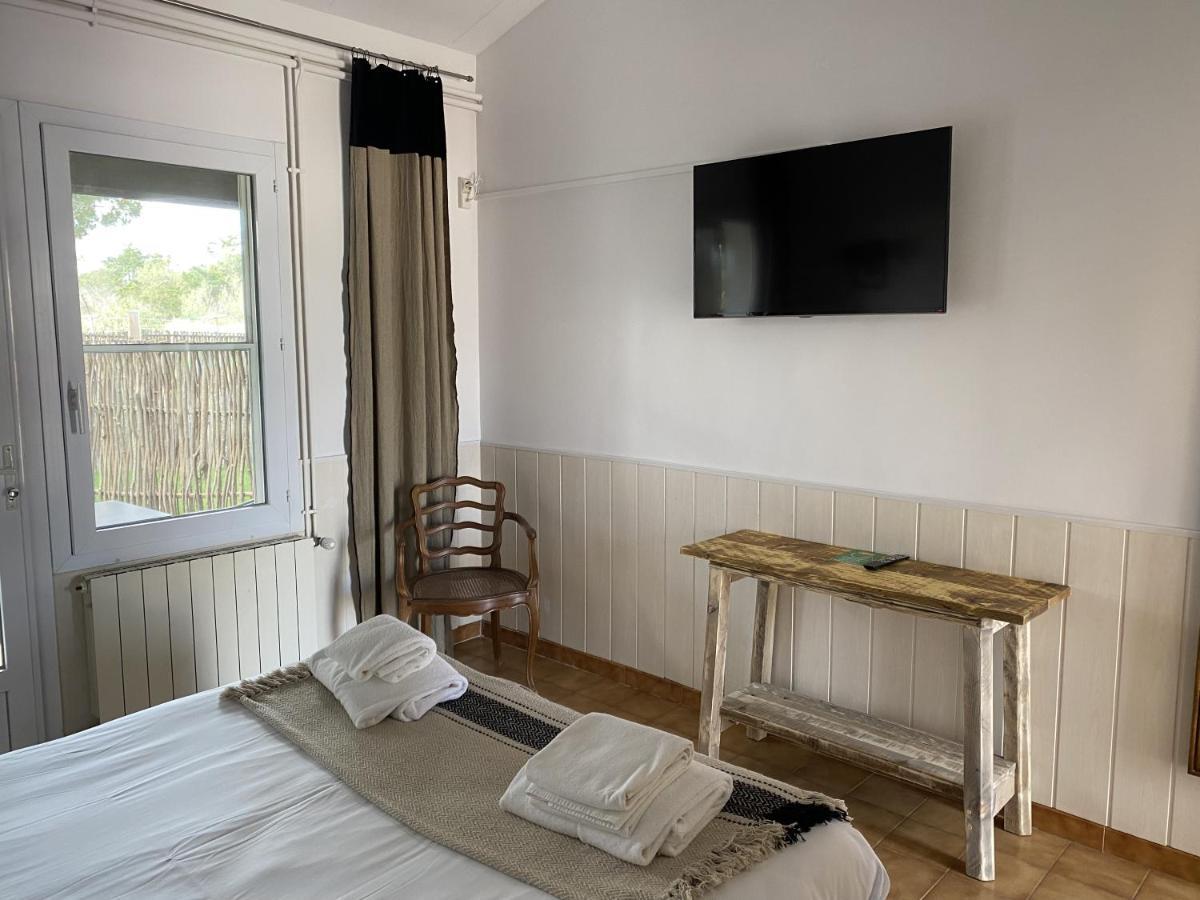Hotel Du Pont Blanc Saintes-Maries-de-la-Mer Buitenkant foto