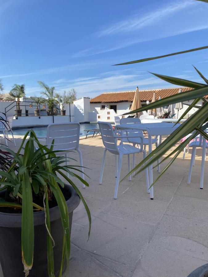 Hotel Du Pont Blanc Saintes-Maries-de-la-Mer Buitenkant foto