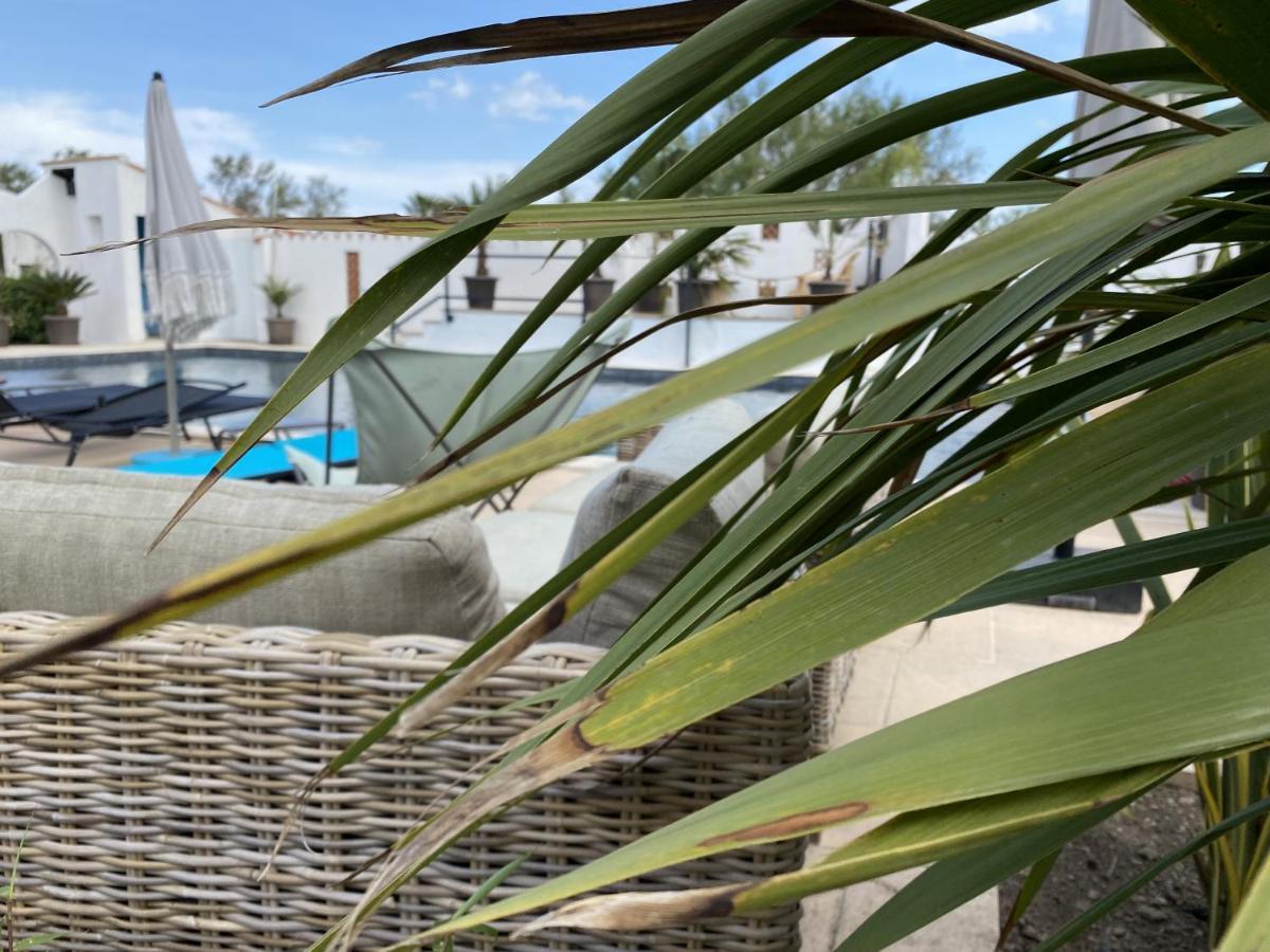 Hotel Du Pont Blanc Saintes-Maries-de-la-Mer Buitenkant foto