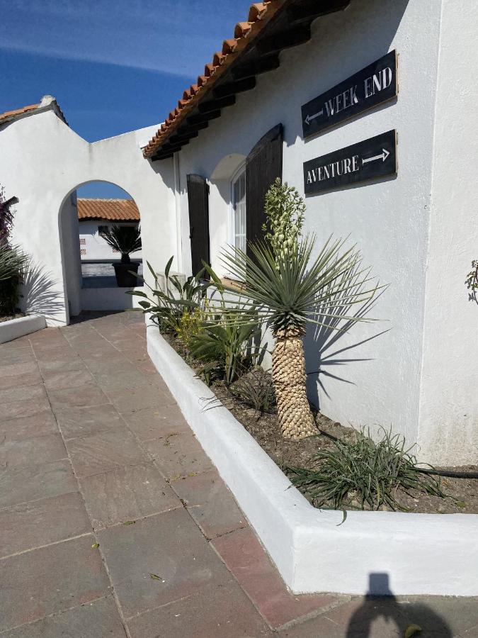 Hotel Du Pont Blanc Saintes-Maries-de-la-Mer Buitenkant foto