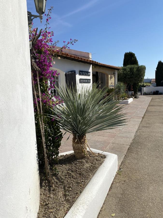 Hotel Du Pont Blanc Saintes-Maries-de-la-Mer Buitenkant foto