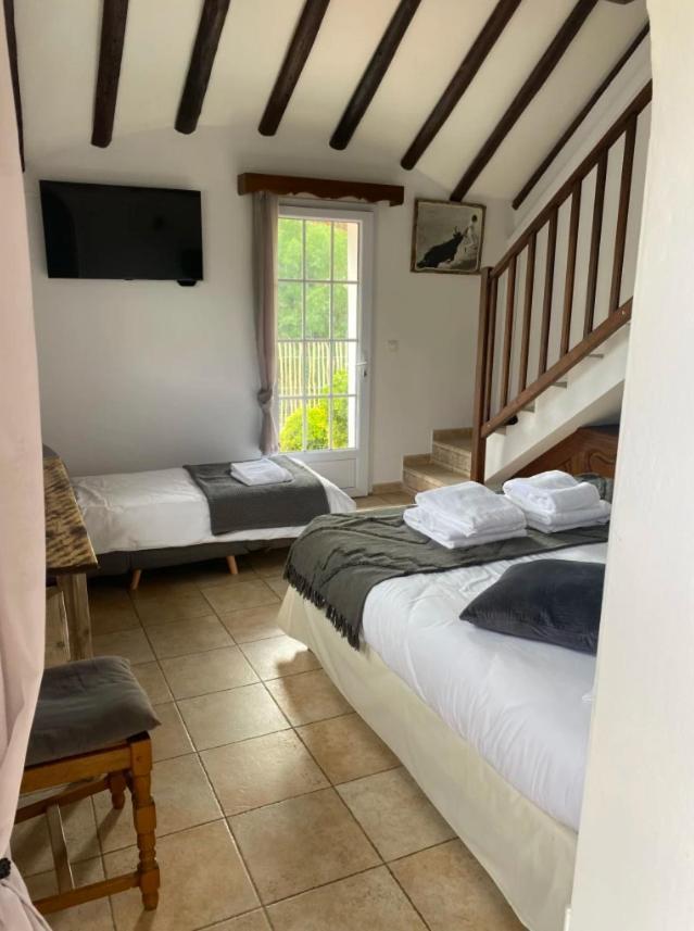 Hotel Du Pont Blanc Saintes-Maries-de-la-Mer Buitenkant foto